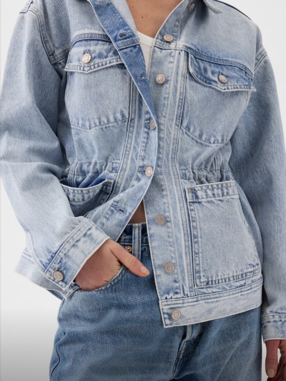 🍃💕GAP Light Wash Cinch Denim Barn Jacket Size S